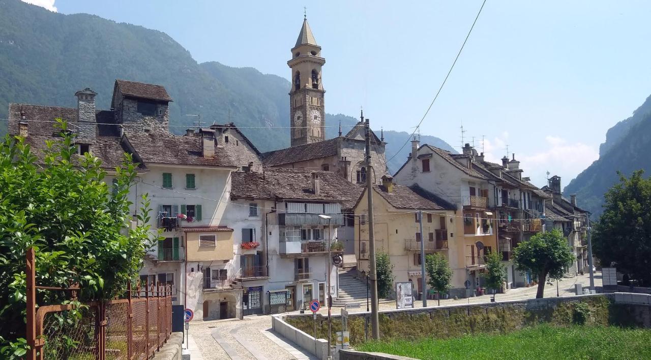 B&B Chalet Il Picchio Varzo Exterior photo